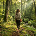 Forest Bathing e Earthing: I Benefici della Natura contro lo Stress